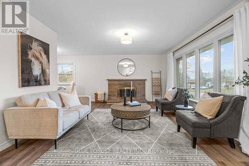 305 Panorama Crescent, London, ON - Indoor Photo Showing Living Room With Fireplace