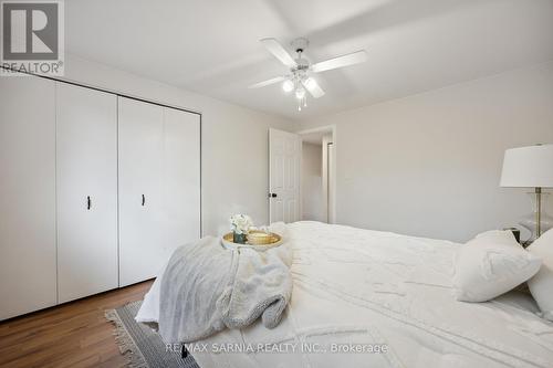 4049 Charlie Street, Petrolia, ON - Indoor Photo Showing Bedroom