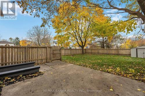 4049 Charlie Street, Petrolia, ON - Outdoor