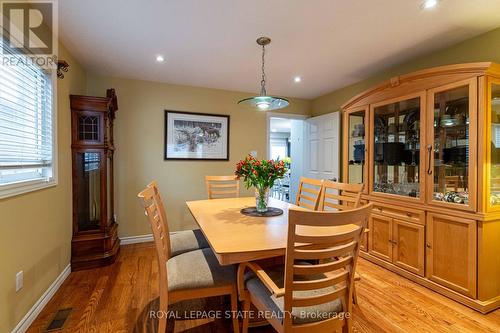 46 Hawkswood Trail, Hamilton, ON - Indoor Photo Showing Dining Room