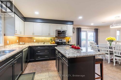 46 Hawkswood Trail, Hamilton, ON - Indoor Photo Showing Kitchen