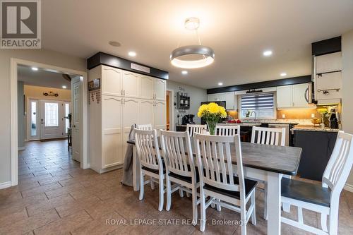 46 Hawkswood Trail, Hamilton, ON - Indoor Photo Showing Dining Room