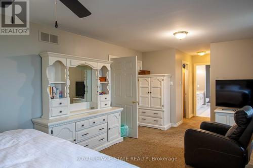 46 Hawkswood Trail, Hamilton, ON - Indoor Photo Showing Bedroom