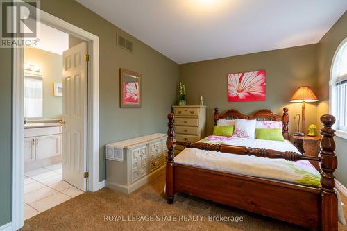 46 Hawkswood Trail, Hamilton, ON - Indoor Photo Showing Bedroom