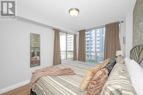 303 - 150 Charlton Avenue E, Hamilton, ON - Indoor Photo Showing Bedroom