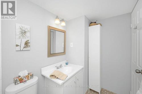 303 - 150 Charlton Avenue E, Hamilton, ON - Indoor Photo Showing Bathroom