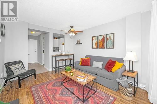 303 - 150 Charlton Avenue E, Hamilton, ON - Indoor Photo Showing Living Room