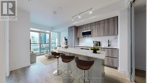 1413 - 127 Broadway Avenue, Toronto, ON - Indoor Photo Showing Kitchen With Upgraded Kitchen