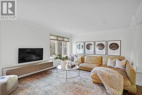 703 Blackacres Boulevard, London, ON - Indoor Photo Showing Living Room