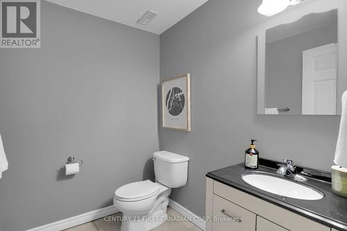 703 Blackacres Boulevard, London, ON - Indoor Photo Showing Bathroom