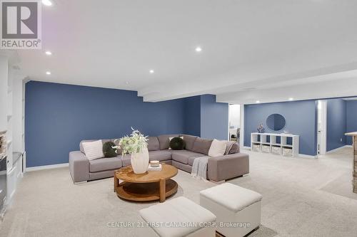 703 Blackacres Boulevard, London, ON - Indoor Photo Showing Living Room