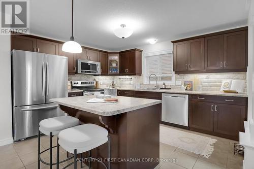 703 Blackacres Boulevard, London, ON - Indoor Photo Showing Kitchen