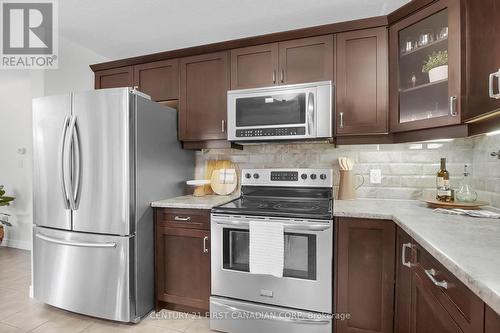 703 Blackacres Boulevard, London, ON - Indoor Photo Showing Kitchen