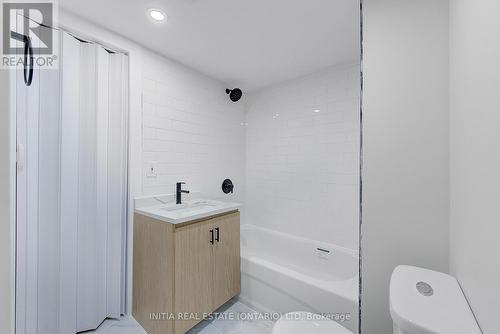 62 Adswood Road, London, ON - Indoor Photo Showing Bathroom