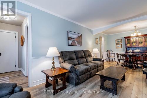 719 Church Street, Pelham (664 - Fenwick), ON - Indoor Photo Showing Living Room