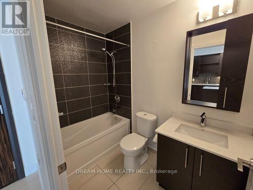 712 - 325 South Park Road, Markham, ON - Indoor Photo Showing Bathroom