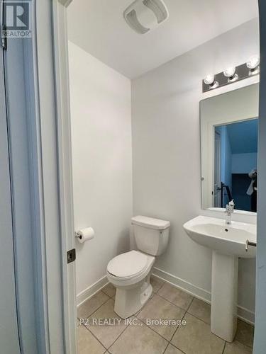 47 Spry Lane, Barrie, ON - Indoor Photo Showing Bathroom