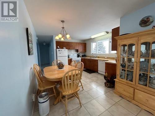 1321 92 Avenue, Dawson Creek, BC - Indoor Photo Showing Dining Room