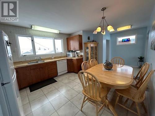 1321 92 Avenue, Dawson Creek, BC - Indoor Photo Showing Dining Room