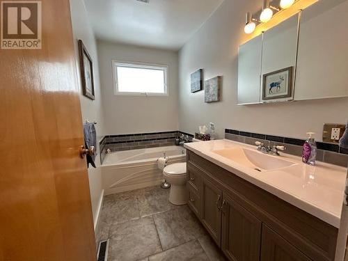 1321 92 Avenue, Dawson Creek, BC - Indoor Photo Showing Bathroom