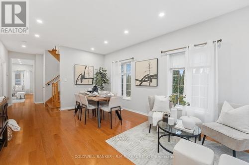 23 Barnwood Drive, Richmond Hill (Oak Ridges Lake Wilcox), ON - Indoor Photo Showing Living Room