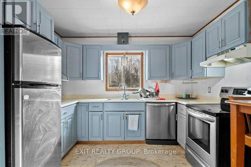 50 Denison Drive, Addington Highlands, ON - Indoor Photo Showing Kitchen With Double Sink