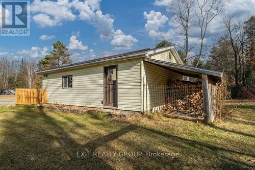 50 Denison Drive, Addington Highlands, ON - Outdoor