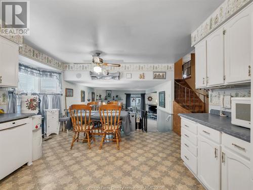 1219 Nottingham, Kingsville, ON - Indoor Photo Showing Kitchen