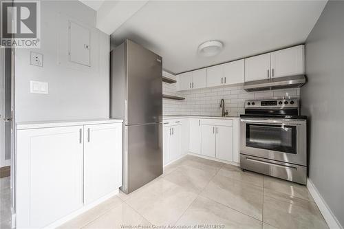 1219 Monmouth, Windsor, ON - Indoor Photo Showing Kitchen