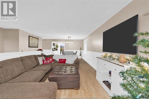 188 Mousseau Crescent, Lakeshore, ON - Indoor Photo Showing Living Room