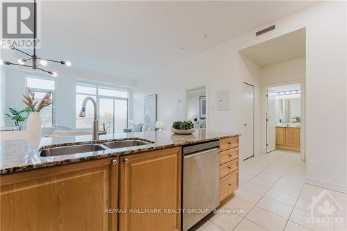 Ph13 - 205 Bolton Street, Ottawa, ON - Indoor Photo Showing Kitchen With Double Sink