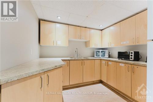 Ph13 - 205 Bolton Street, Ottawa, ON - Indoor Photo Showing Kitchen