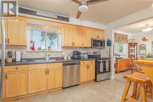 1820 Churchill Line, Sarnia, ON - Indoor Photo Showing Kitchen With Double Sink