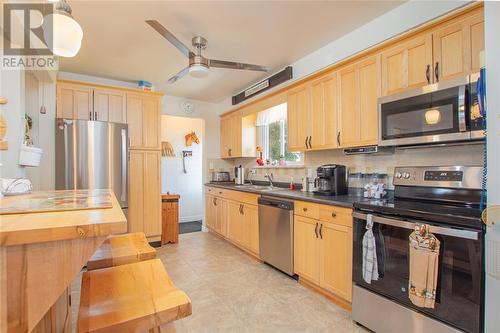 1820 Churchill Line, Sarnia, ON - Indoor Photo Showing Kitchen