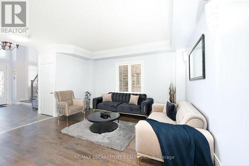 30 Ascoli Drive, Hamilton, ON - Indoor Photo Showing Living Room