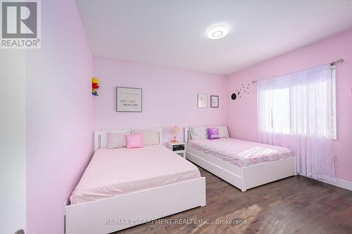 30 Ascoli Drive, Hamilton, ON - Indoor Photo Showing Bedroom