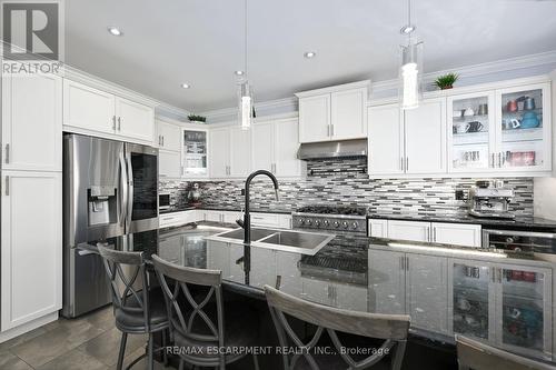 30 Ascoli Drive, Hamilton, ON - Indoor Photo Showing Kitchen With Stainless Steel Kitchen With Double Sink With Upgraded Kitchen