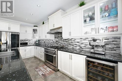 30 Ascoli Drive, Hamilton, ON - Indoor Photo Showing Kitchen With Stainless Steel Kitchen With Upgraded Kitchen