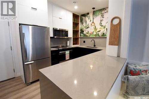 1105 1867 Hamilton Street, Regina, SK - Indoor Photo Showing Kitchen With Stainless Steel Kitchen With Upgraded Kitchen