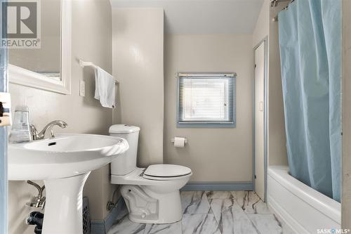 2026 Wallace Street, Regina, SK - Indoor Photo Showing Bathroom