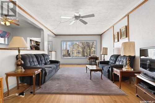 2026 Wallace Street, Regina, SK - Indoor Photo Showing Living Room