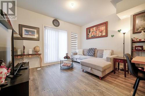 94 Bartley Drive, Toronto, ON - Indoor Photo Showing Living Room