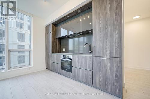 4012 - 35 Mercer Street, Toronto, ON - Indoor Photo Showing Kitchen