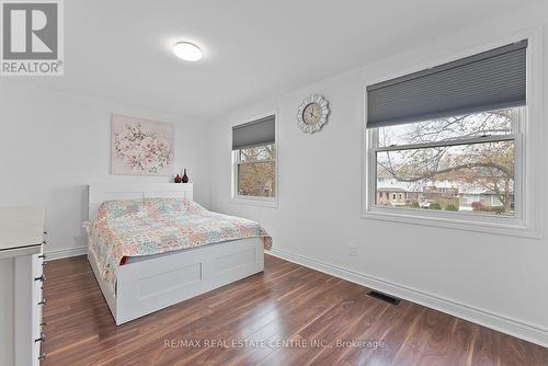 383 Durham Court, Oshawa, ON - Indoor Photo Showing Bedroom