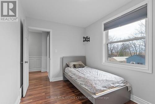 383 Durham Court, Oshawa, ON - Indoor Photo Showing Bedroom