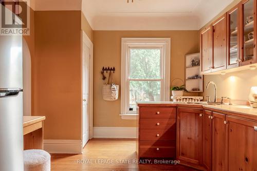 169 Robinson Street, Hamilton, ON - Indoor Photo Showing Kitchen