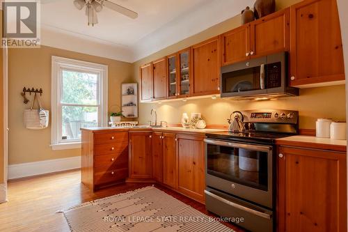 169 Robinson Street, Hamilton, ON - Indoor Photo Showing Kitchen