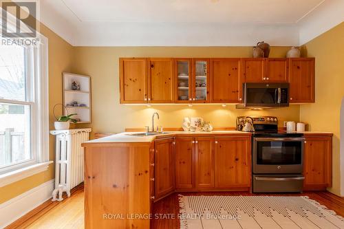 169 Robinson Street, Hamilton, ON - Indoor Photo Showing Kitchen