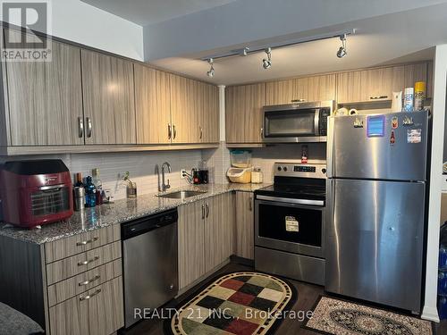 519 - 30 Meadowglen Place E, Toronto, ON - Indoor Photo Showing Kitchen