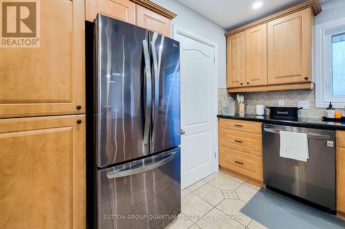 #Main - 149 Oneida Boulevard, Hamilton, ON - Indoor Photo Showing Kitchen